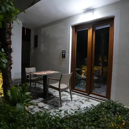 Qeli Nocleg ze śniadaniem 4*