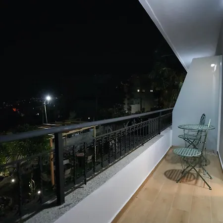 Qeli לינה וארוחת בוקר Gjirokastër