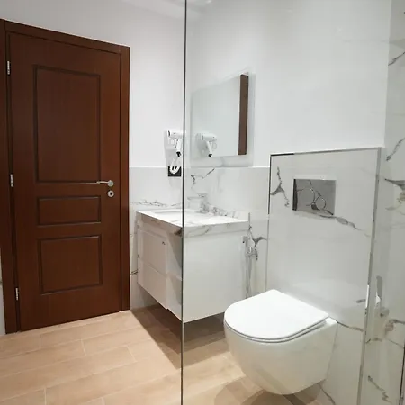 לינה וארוחת בוקר Qeli